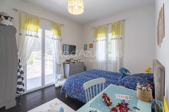 Image No.19-5 Bed House for sale