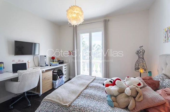 Image No.20-5 Bed House for sale