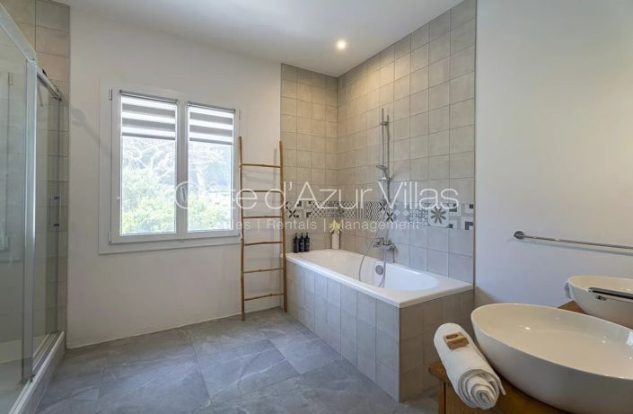 Image No.21-5 Bed House for sale