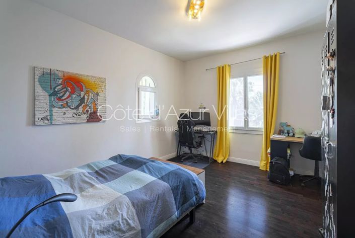 Image No.23-5 Bed House for sale