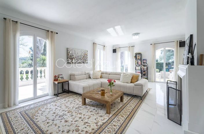 Image No.6-5 Bed House for sale