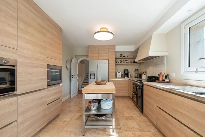 Image No.11-5 Bed House for sale