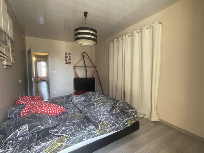 Image No.16-5 Bed House for sale