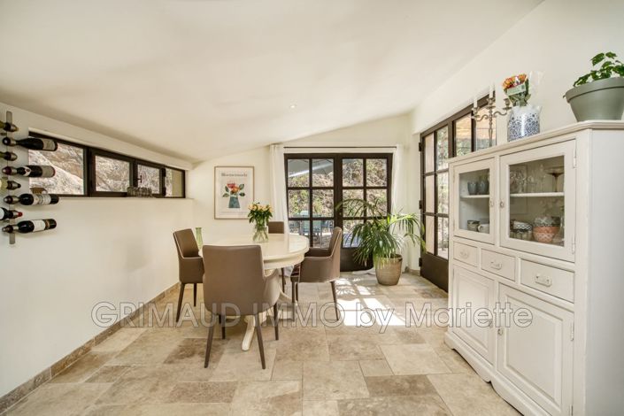 Image No.6-3 Bed House for sale