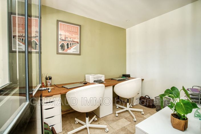 Image No.8-3 Bed House for sale