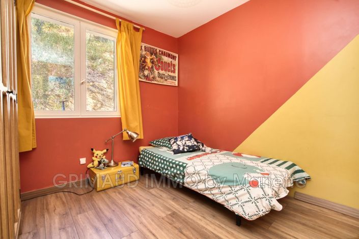 Image No.9-3 Bed House for sale