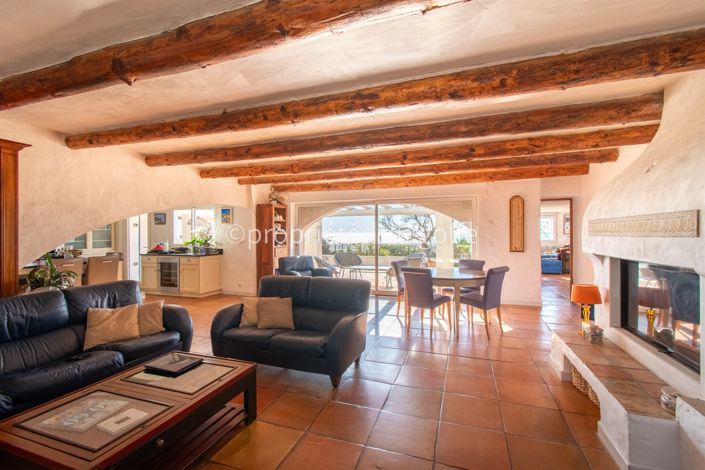 Image No.5-7 Bed House for sale