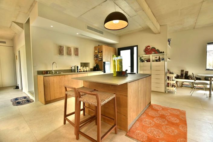 Image No.3-5 Bed House for sale