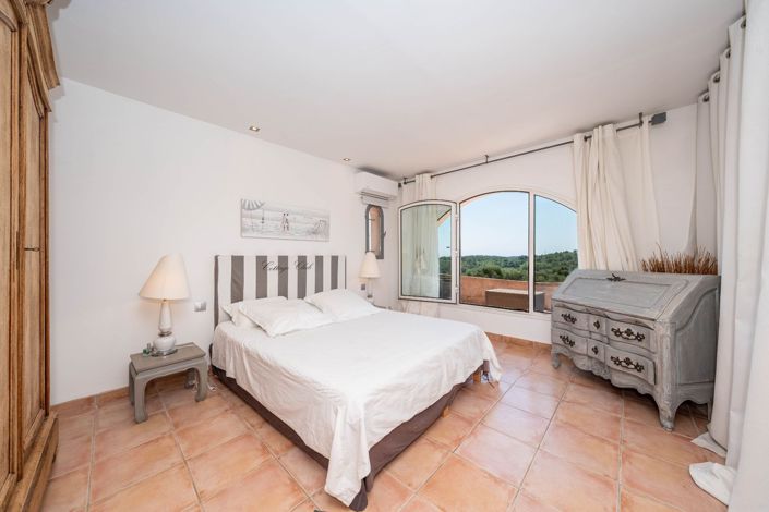 Image No.15-5 Bed House for sale