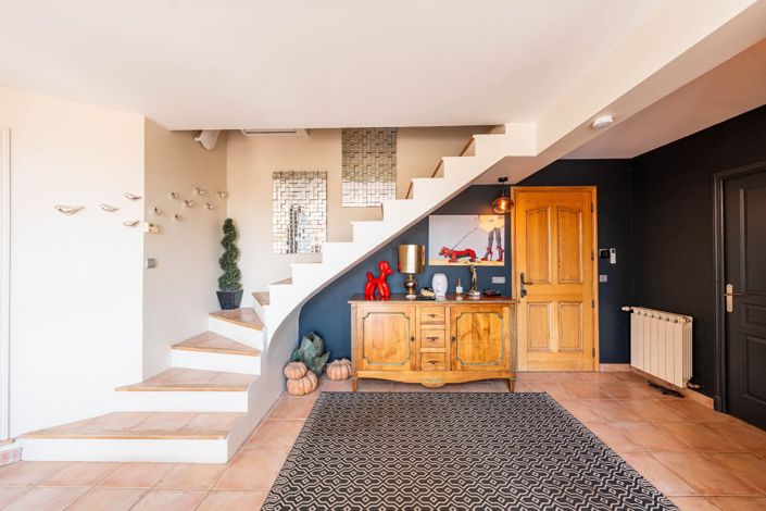 Image No.4-5 Bed House for sale