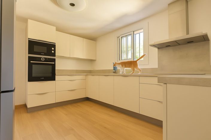 Image No.4-5 Bed House for sale