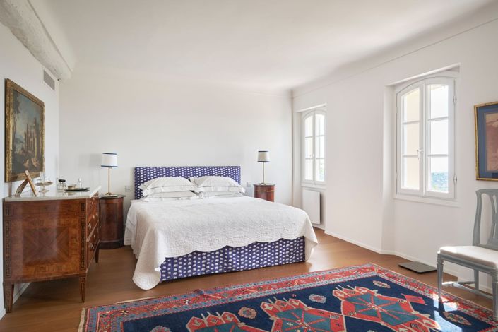 Image No.12-7 Bed House for sale