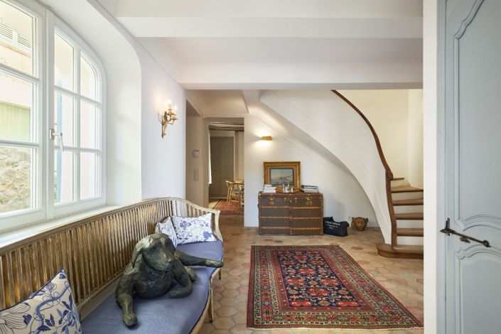 Image No.7-7 Bed House for sale