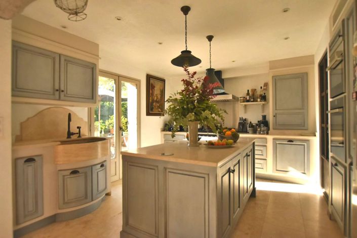 Image No.3-6 Bed House for sale