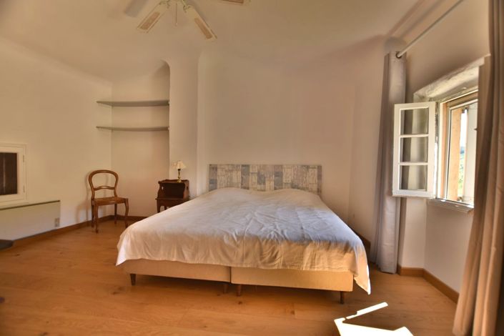 Image No.10-4 Bed House for sale