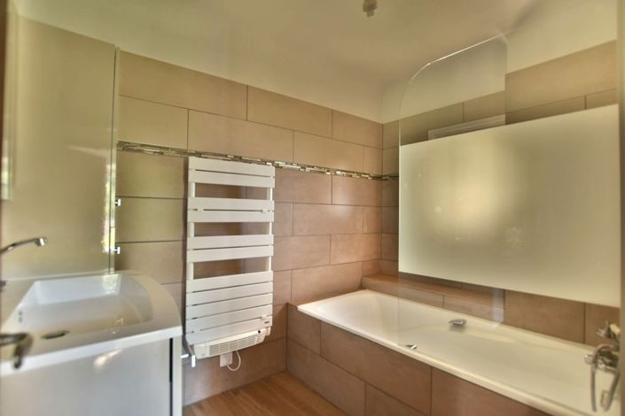 Image No.12-4 Bed House for sale