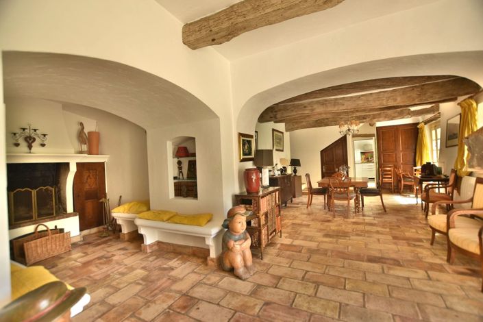 Image No.8-4 Bed House for sale