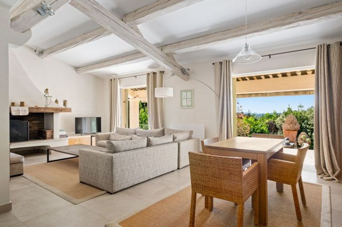 Image No.3-8 Bed House for sale