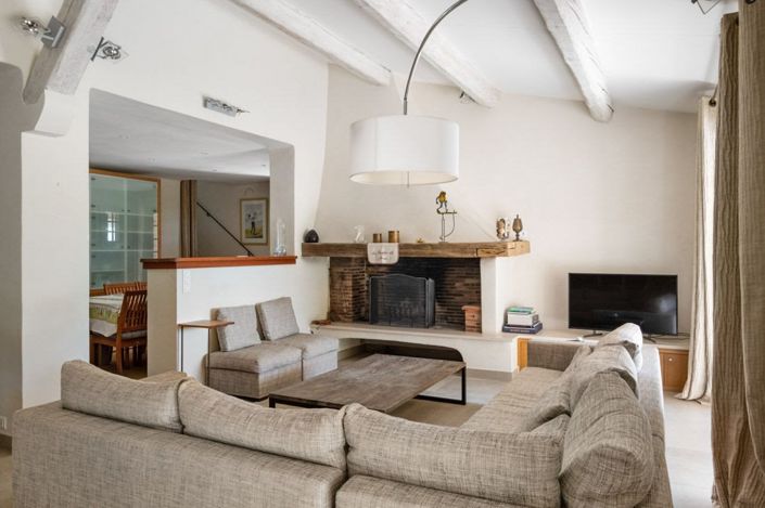 Image No.7-8 Bed House for sale