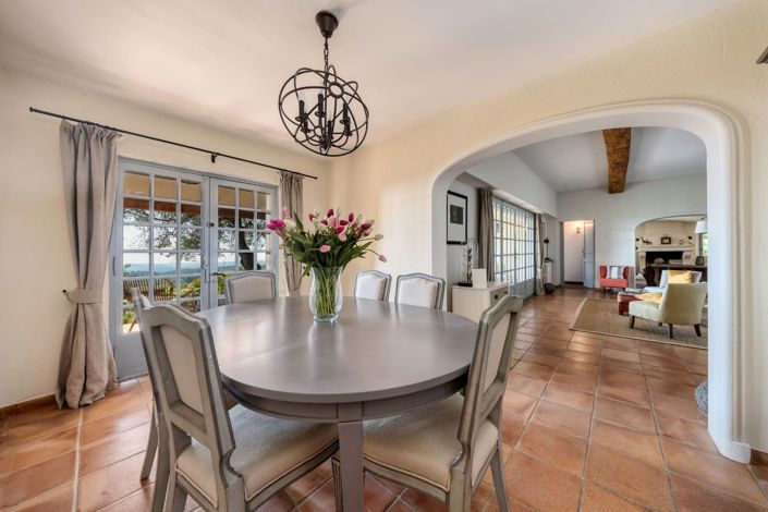 Image No.2-6 Bed House for sale