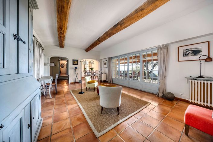 Image No.7-6 Bed House for sale