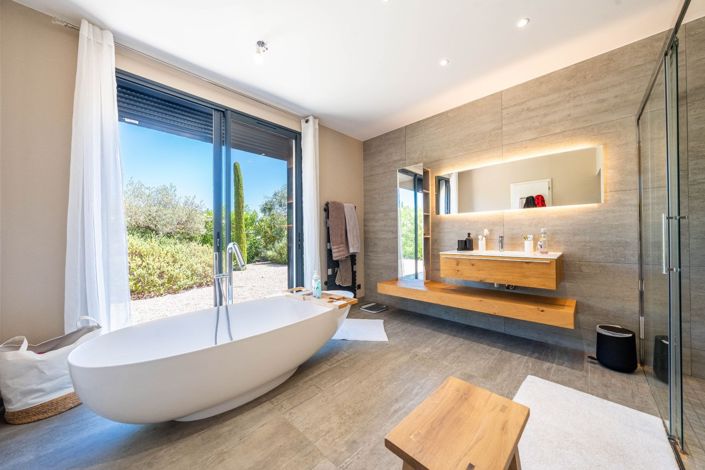 Image No.10-5 Bed House for sale