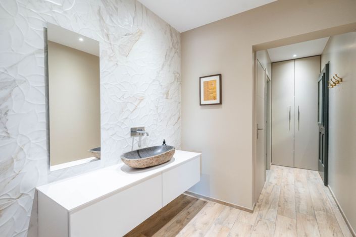 Image No.11-5 Bed House for sale