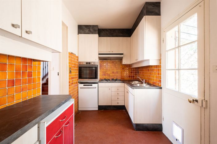 Image No.6-4 Bed House for sale