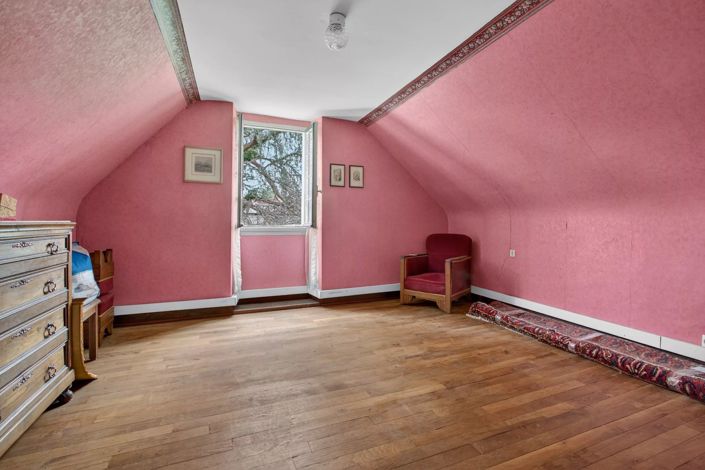 Image No.12-4 Bed House for sale