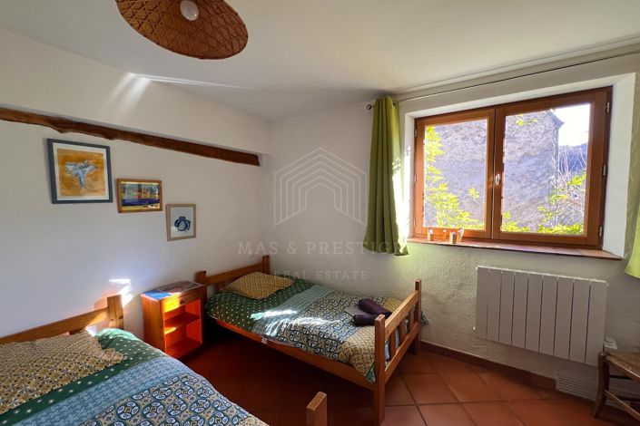 Image No.8-7 Bed House for sale