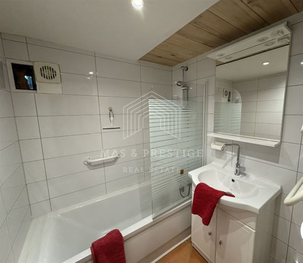 Image No.9-7 Bed House for sale