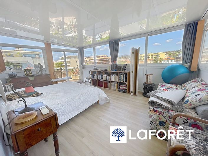 Image No.10-3 Bed Apartment for sale