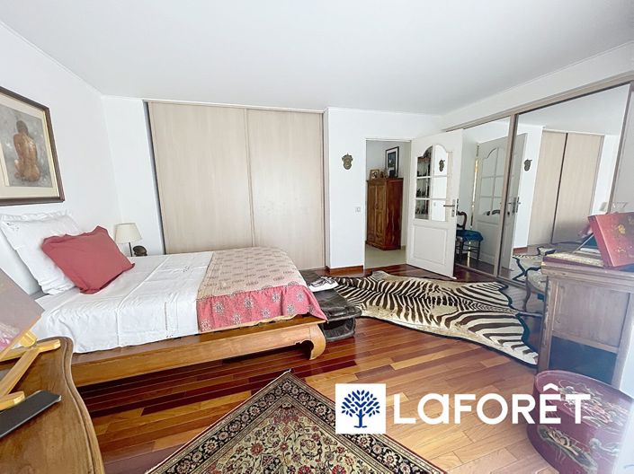 Image No.11-3 Bed Apartment for sale