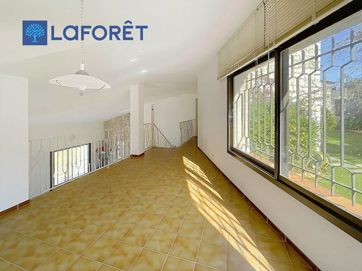 Image No.11-5 Bed House for sale