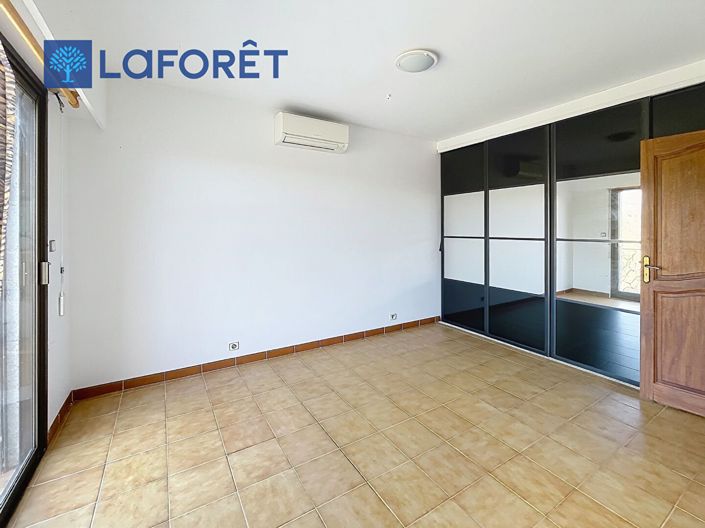 Image No.14-5 Bed House for sale