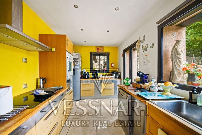 Image No.11-5 Bed House for sale