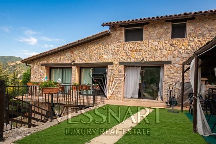 Image No.2-5 Bed House for sale