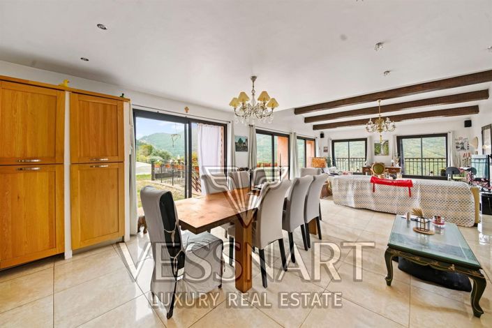 Image No.9-5 Bed House for sale