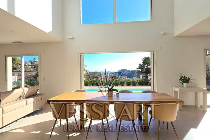 Image No.4-4 Bed House for sale