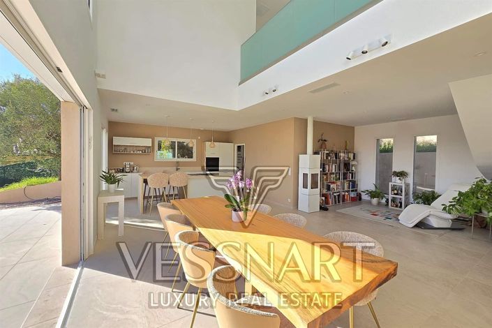 Image No.5-4 Bed House for sale