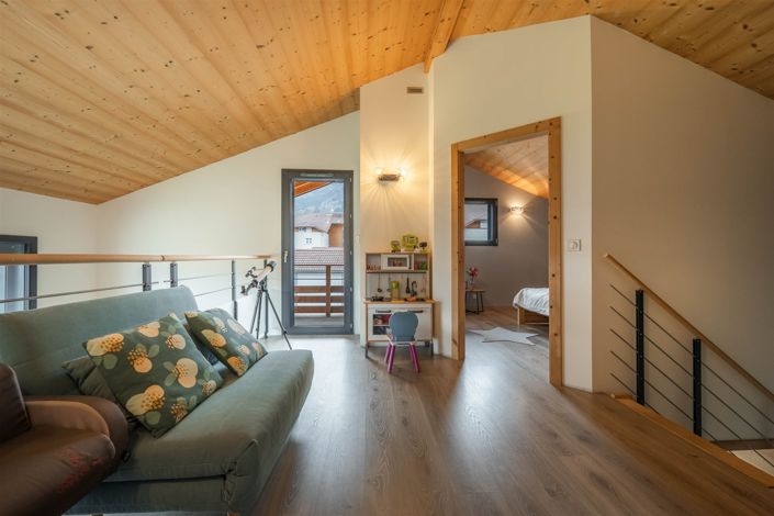 Image No.11-3 Bed House for sale