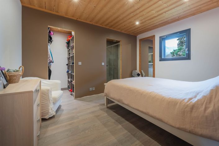 Image No.13-3 Bed House for sale