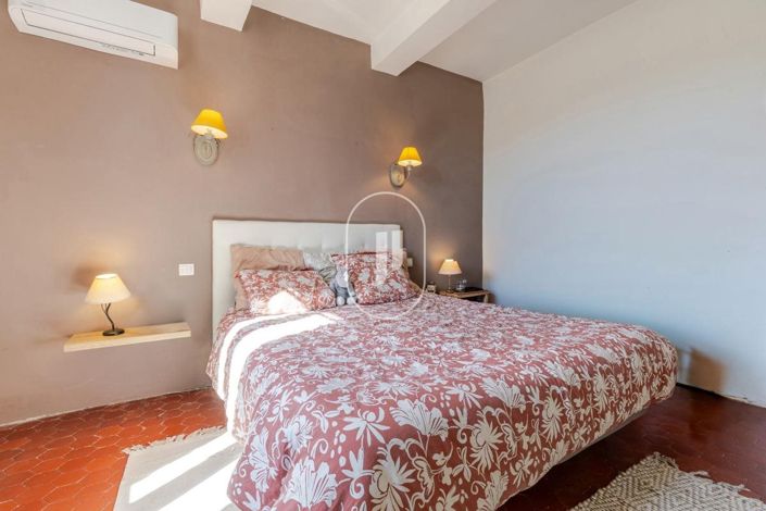 Image No.7-17 Bed House for sale