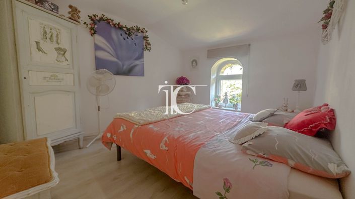 Image No.10-4 Bed House for sale