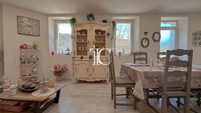 Image No.6-4 Bed House for sale