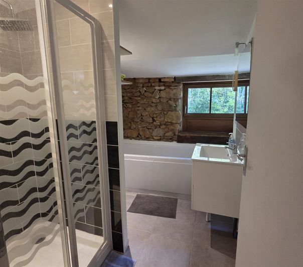 Image No.15-4 Bed House for sale