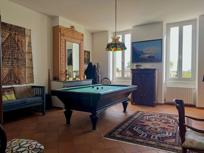 Image No.6-5 Bed House for sale