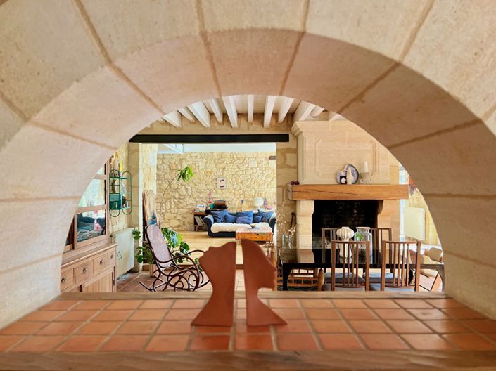 Image No.9-6 Bed House for sale