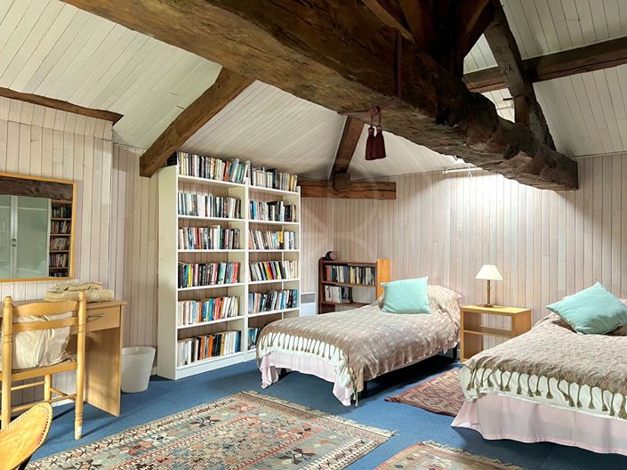 Image No.16-5 Bed House for sale