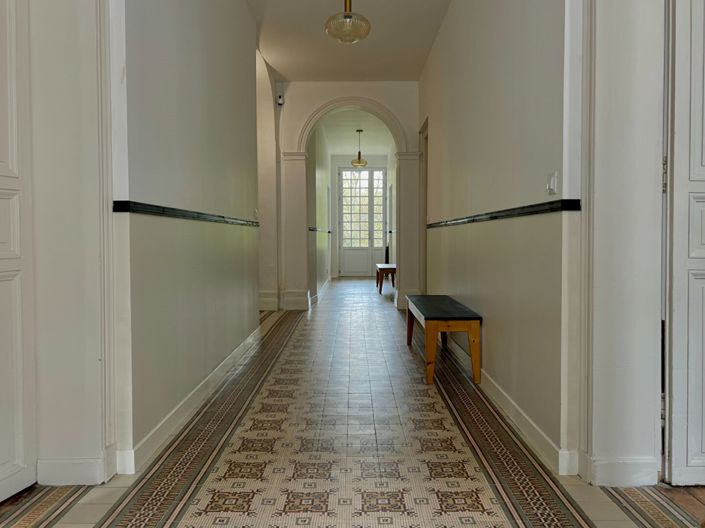 Image No.8-5 Bed House for sale